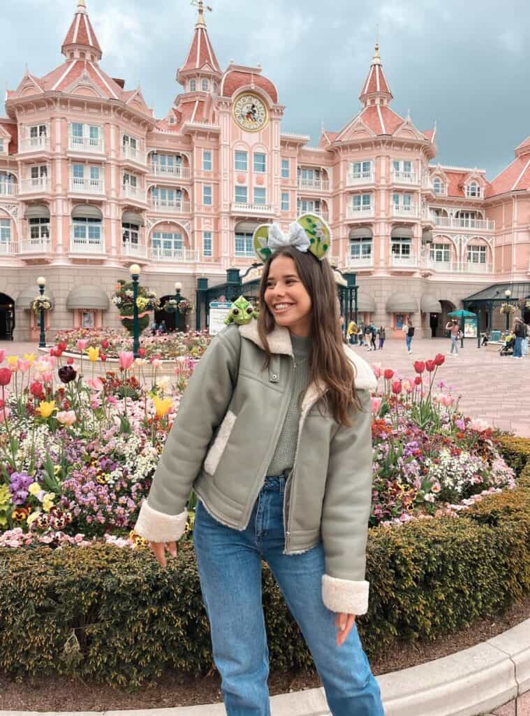 18 Sage Shearling Jacket Gray Sweater and Medium Wash Jeans christmas green outfit shearling jacket gray sweater jeans