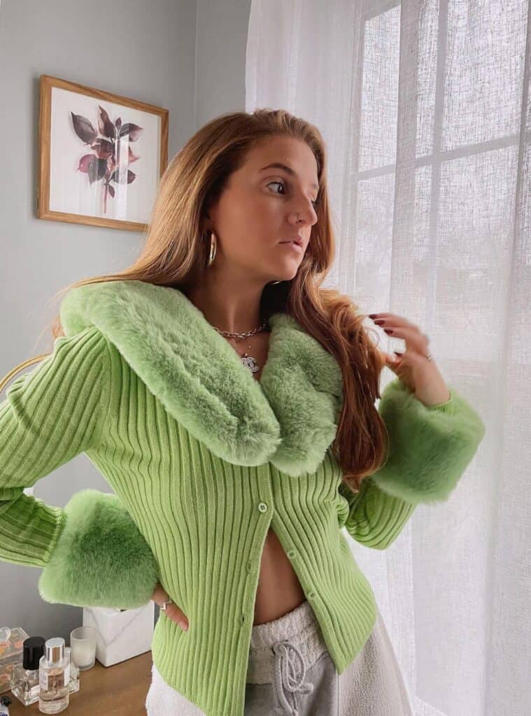 19 Green Faux Fur Trim Cardigan and Grey Sweatpants cute outfits for christmas faux fur cardigan grey sweatpants