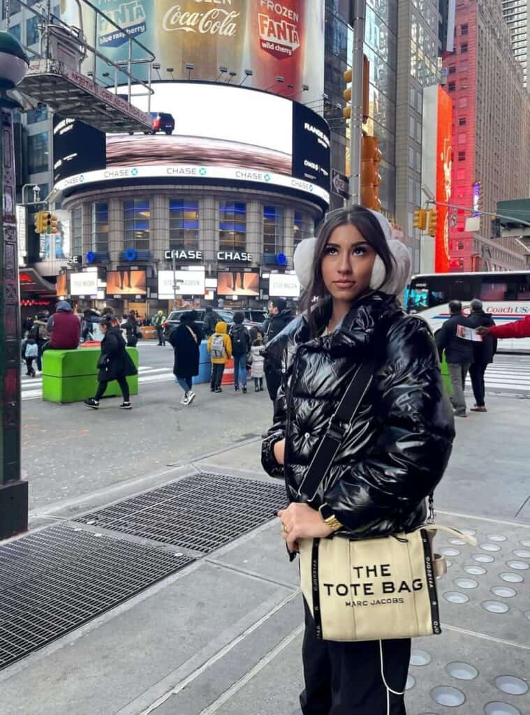 2 Black Shiny Puffer Jacket Trousers Cream Tote Bag 2 Black Shiny Puffer Jacket Trousers Cream Tote Bag