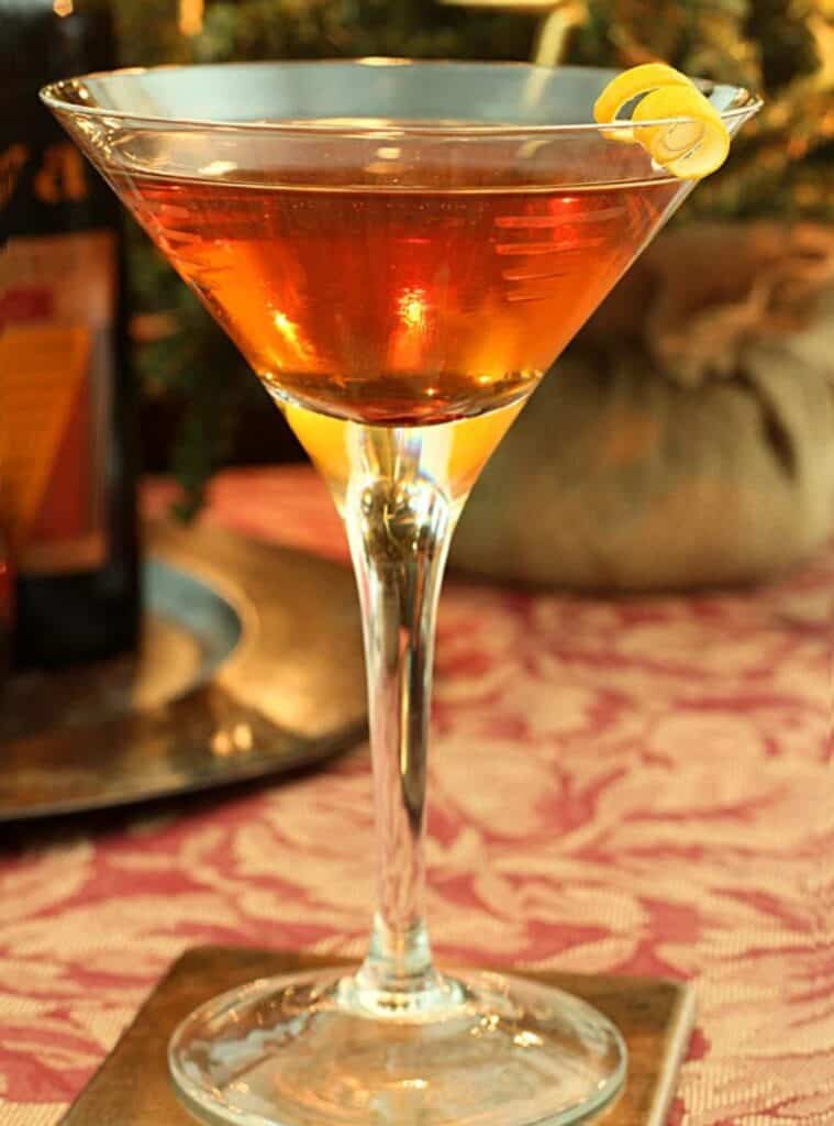 2 Classic Manhattan Cocktail Recipe manhattan christmas cocktail drinks idea