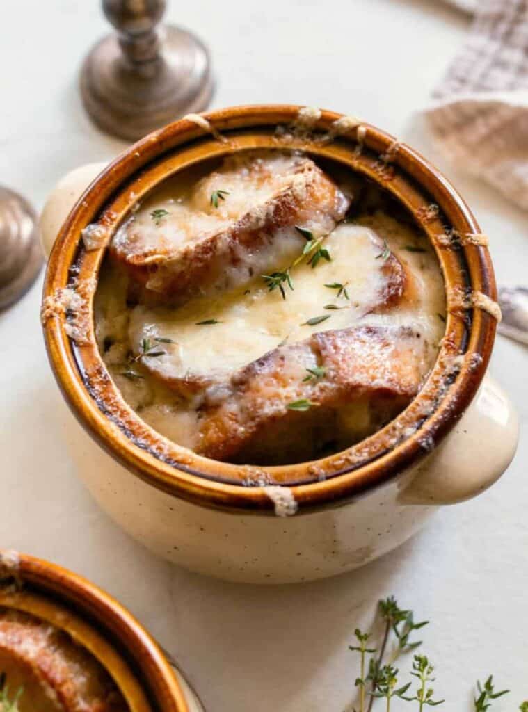 23 Rich Crockpot French Onion Soup Comfort Food french onion winter soups crockpot comfort food