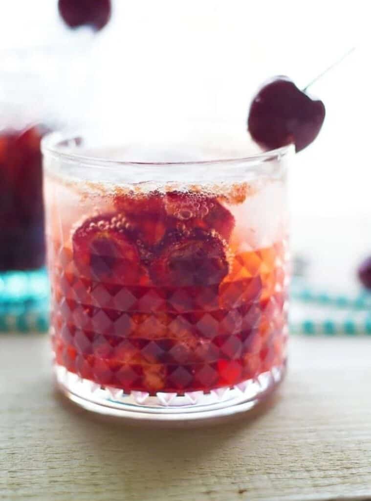 5 Easy Vanilla Cherry Bourbon Cocktail cherry bourbon new years eve cocktails drink