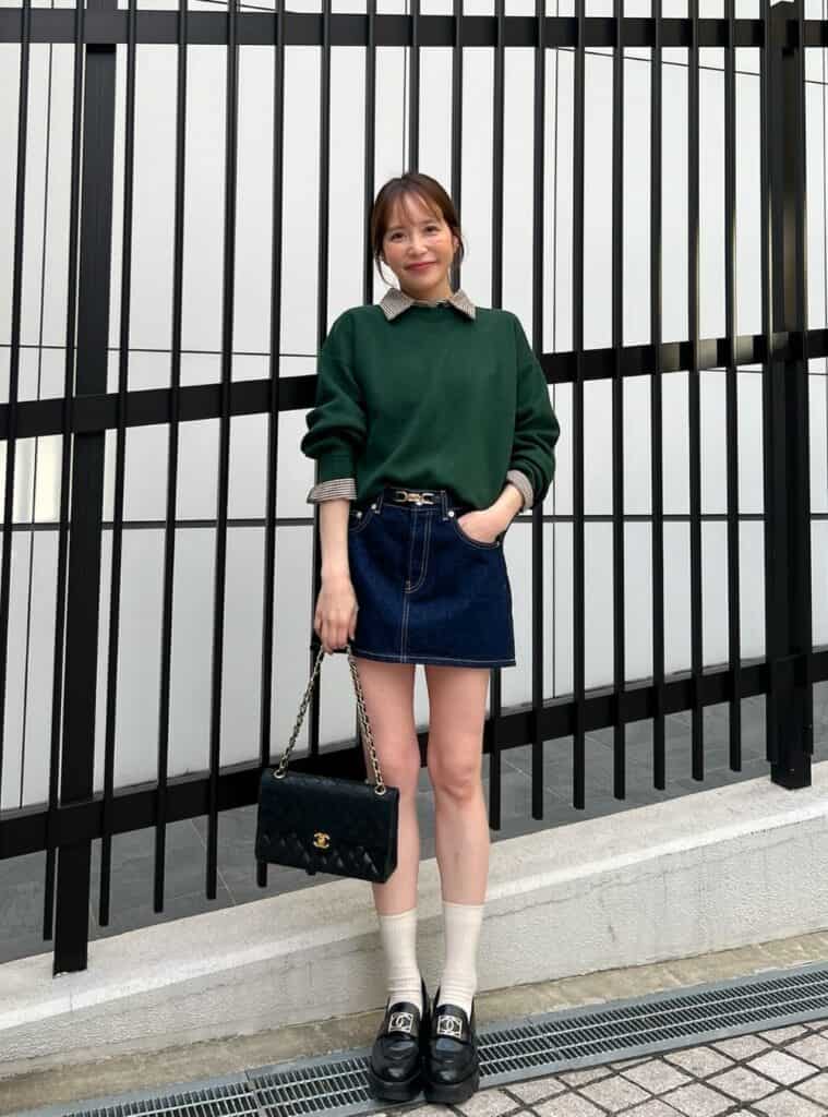 9 Green Checkered Collar Sweatshirt Denim Mini Skirt and Platform Loafer green christmas sweater outfit checkered sweatshirt denim skirt loafers