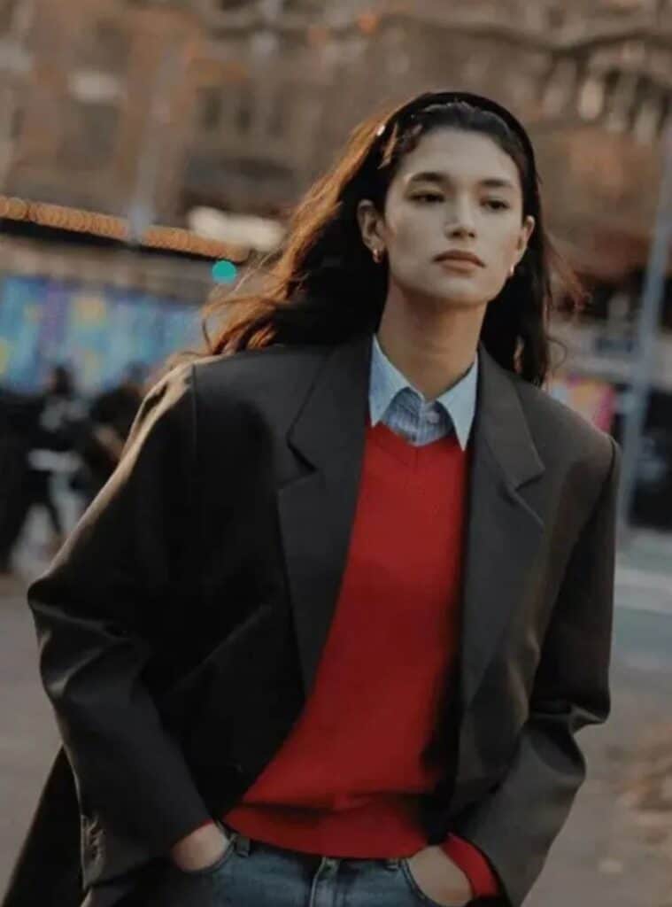 9 Oversized Dark Blazer Red V Neck Sweater Pinstripe Shirt Straight Jeans red and green christmas outfit blazer red sweater jeans