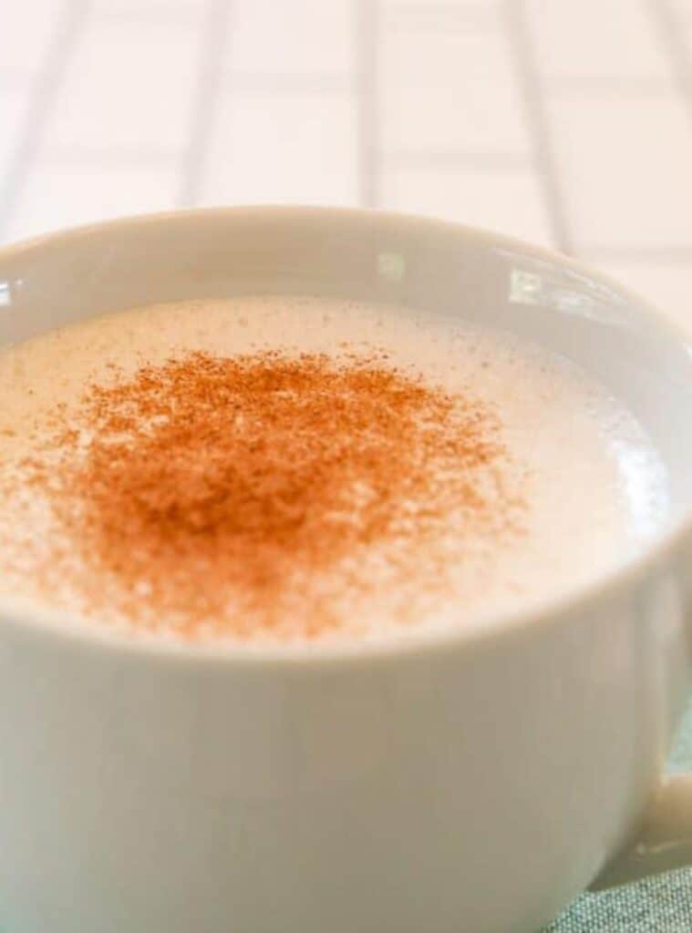1 Creamy Warm Milk Drink – Sweet Winter Treat creamy milk drink with vanilla flavor, perfect warm winter drink