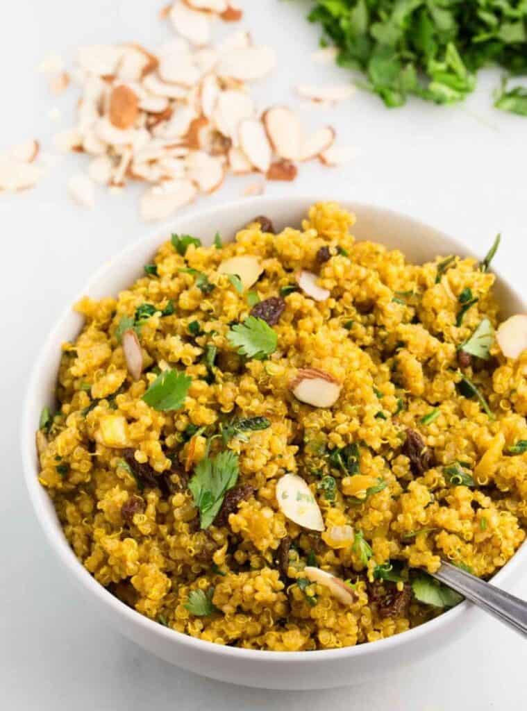 17 Healthy Vegan Curried Quinoa with Spinach Almonds quinoa salad with spinach and almonds, vegan christmas appetizer