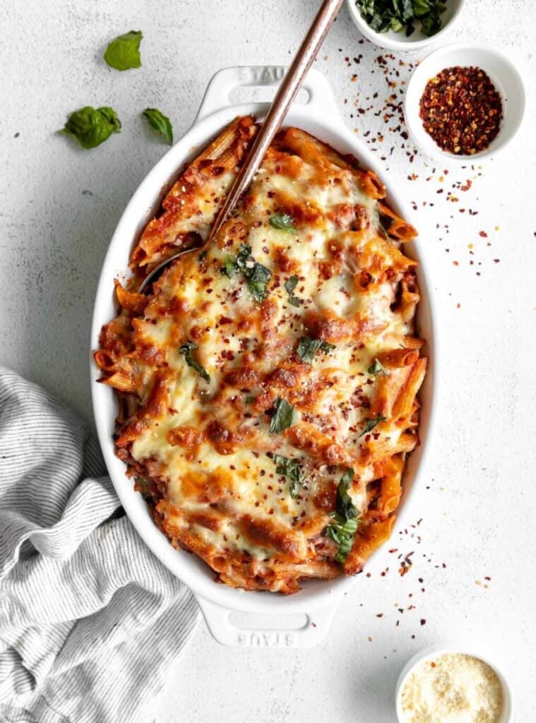 18 Cheesy Vegetarian Pasta Bake with Tomato Sauce pasta bake for easy christmas eve dinner ideas