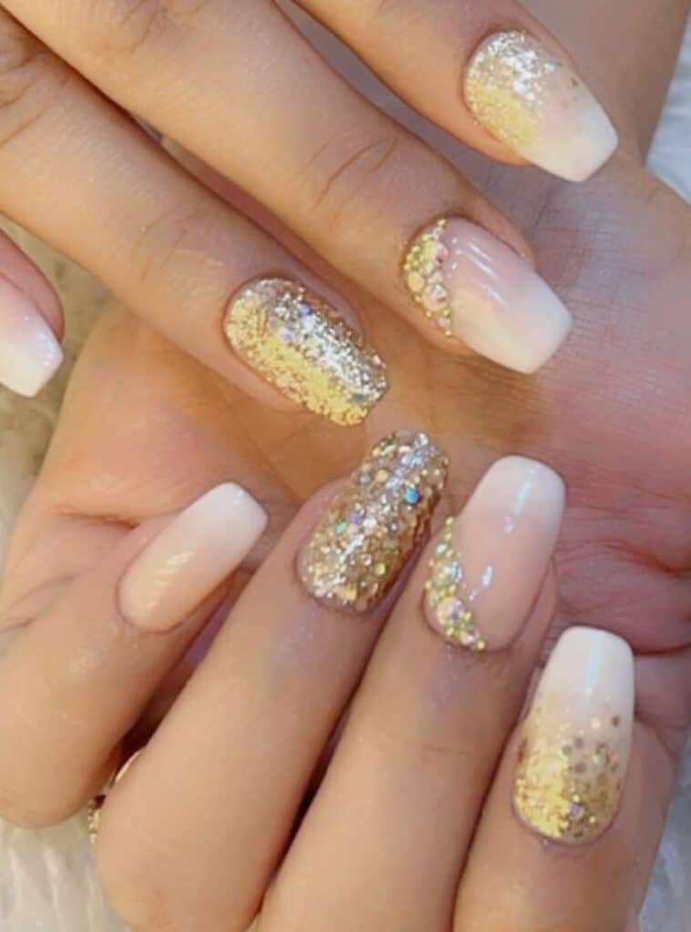 7 Gold Glitter Ombre Coffin Tips glamorous gold glitter ombre coffin nails for the holidays