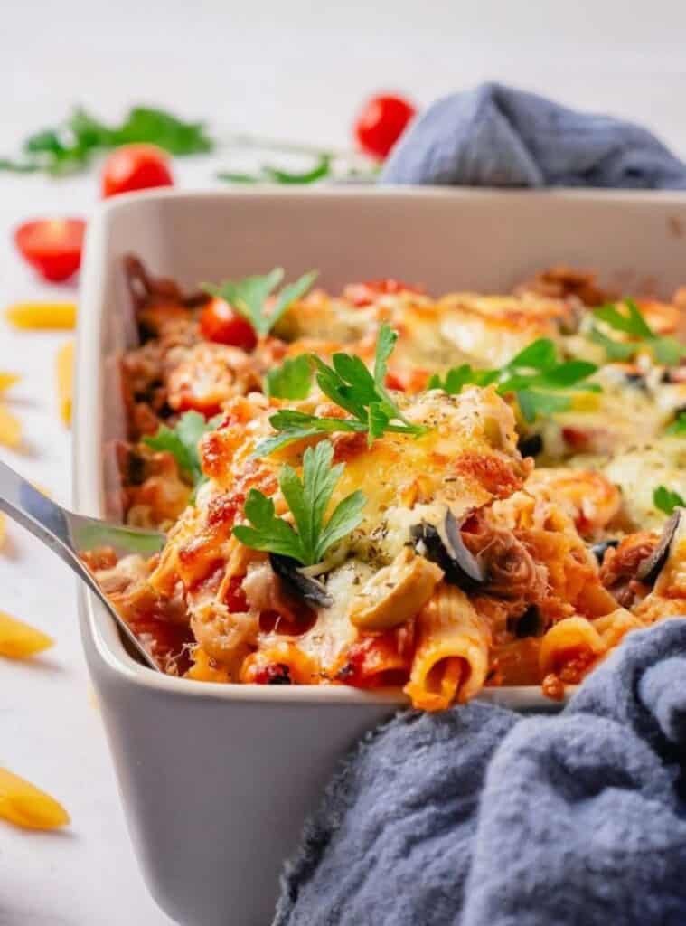 1 Easy Olive and Tomato Healthy Tuna Casserole for Dinner baked tuna casserole with olives and tomatoes, part of healthy casserole recipes