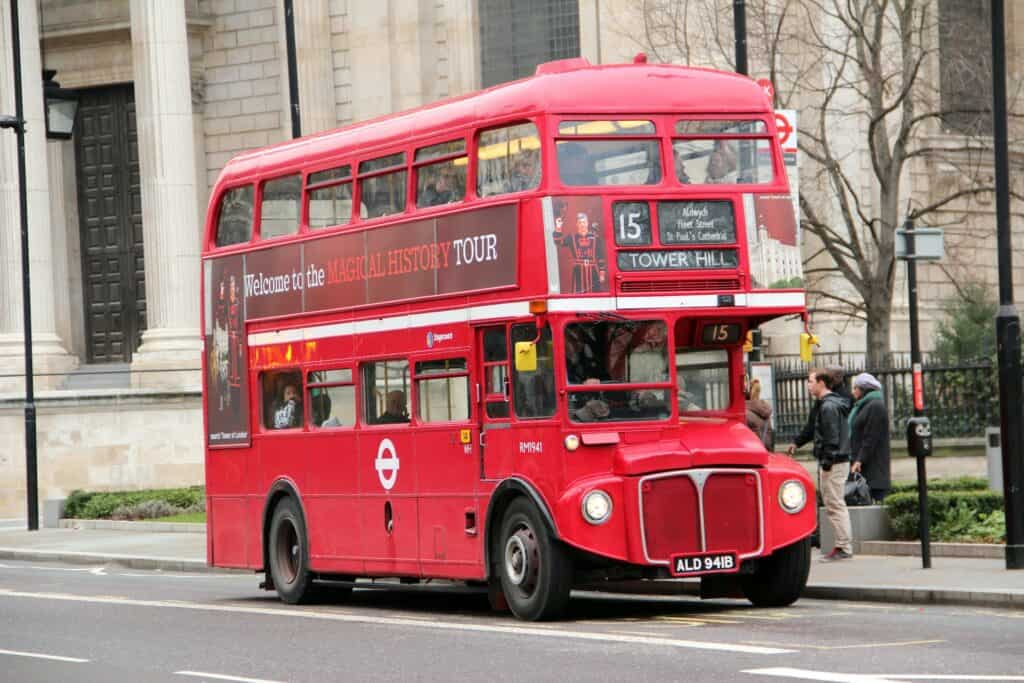 London vintage bus tour London vintage bus tour